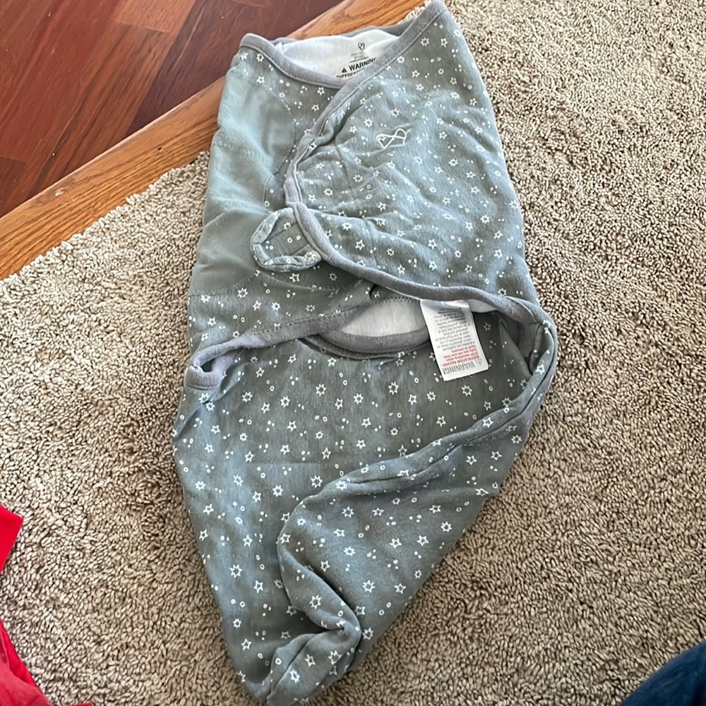 SwaddleMe grey swaddle blanket size large